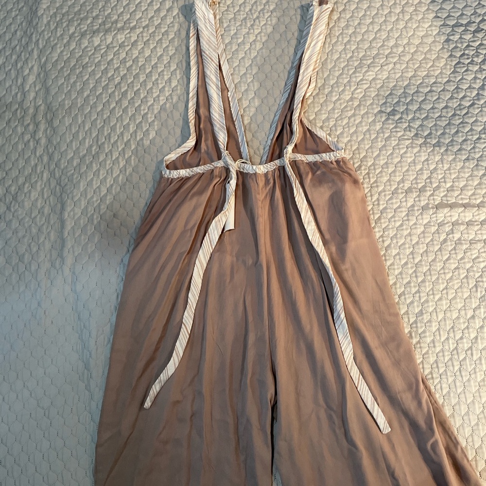 Hem & Thread Tan Top - Picture 6 of 8